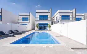 Nasma Luxury Stays - Luxurious Villa With Private Pool & Close To Beach